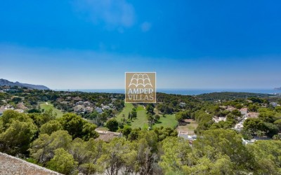 Exclusiva villa con impresionantes vistas panorámicas junto al Club de Golf de Altea